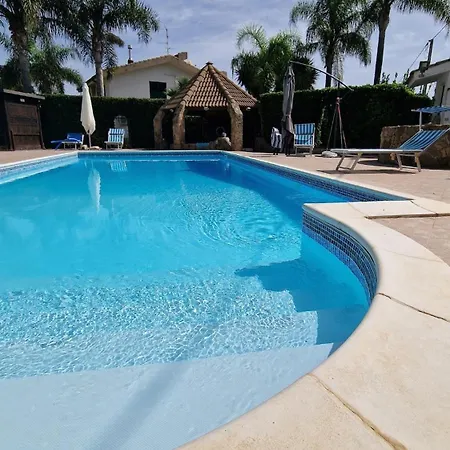 Vila Carlotta *