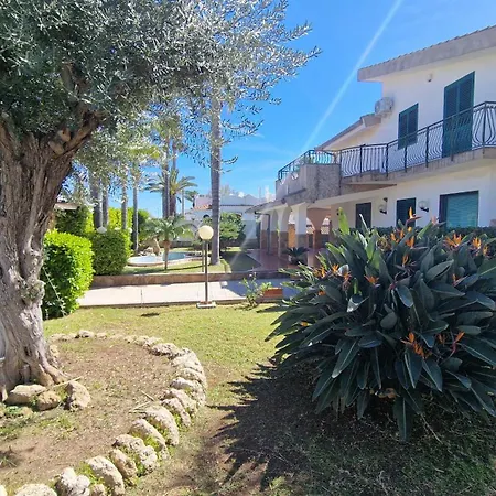 Vila Carlotta Brucoli