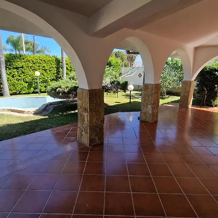 Vila Carlotta Brucoli